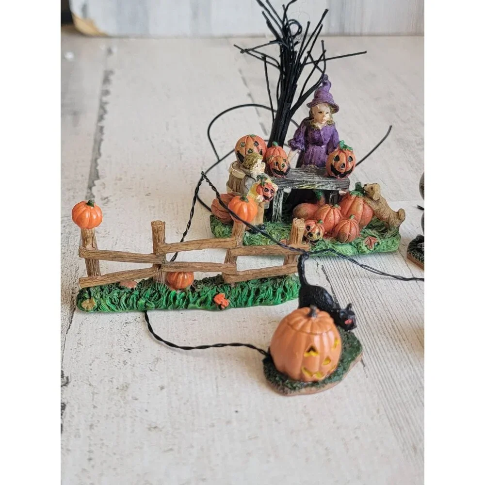 Halloween witch pumpkin skull AS IS village accessories‎ set